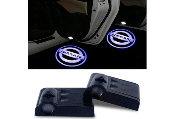 Led sottoporta sotto porta cortesia per tutte le auto con logo della propria auto a batterie e con sensore di apertura . Facili da montare