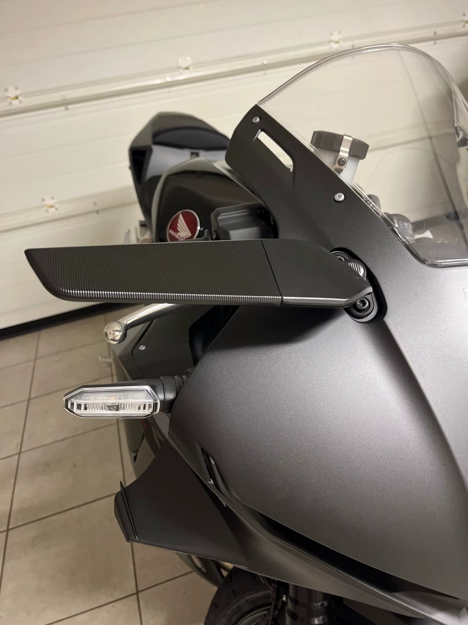 Kit 2 specchietti moto aerodinamici CNC neri per Honda CBR250 300 500 600 650 R