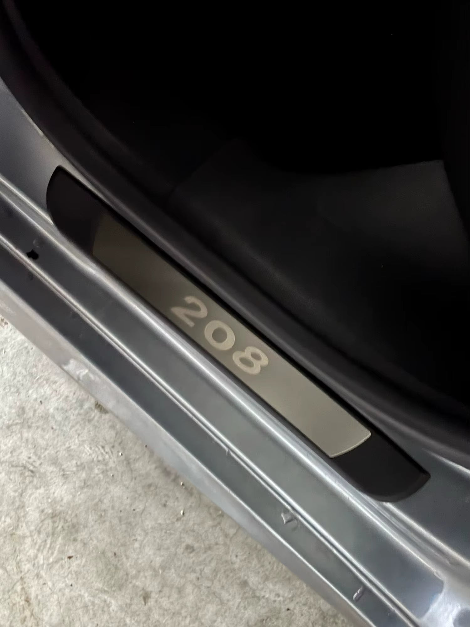 KIT 4 modanature battitacco pedane sottoporta in ABS acciaio per PEUGEOT 208