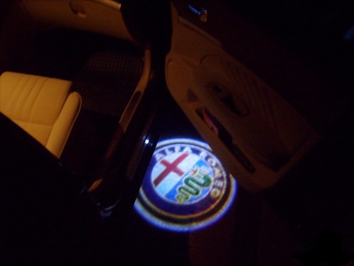 2 Luci Led Sottoporta Sotto Porta Logo Alfa Romeo Mito Giulietta 159 Spider