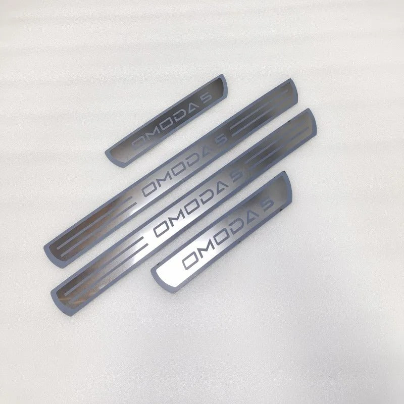 KIT 4 modanature battitacco pedane sottoporta in metallo OMODA 5